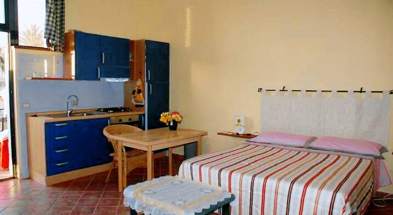 Holiday apartment with patio in Bosa