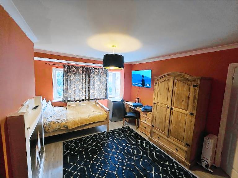 Accommodation Ealing