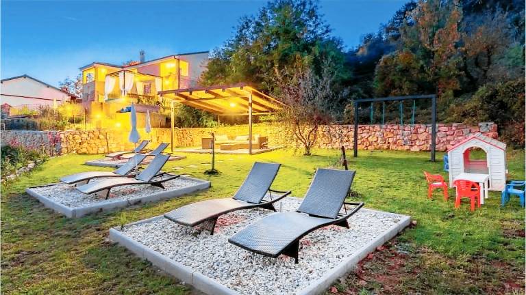 Villa with terrace, barbeque & private pool — photo 5