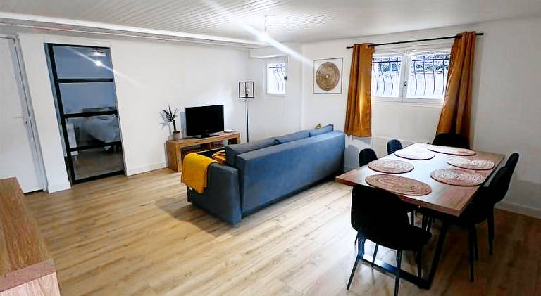 Apartment with 2 rooms for 6 persons — photo 2
