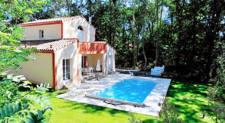 Villa with garden, pool & terrace — photo 2