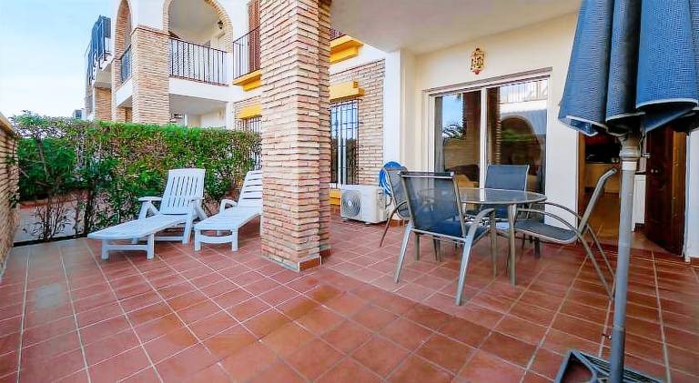 Holiday apartment with heated pool & terrace — photo 3