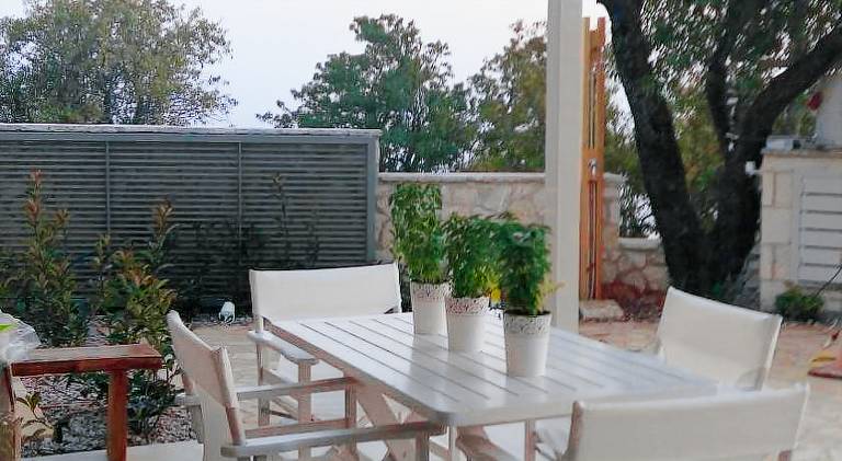 Villa with hot tub — photo 5