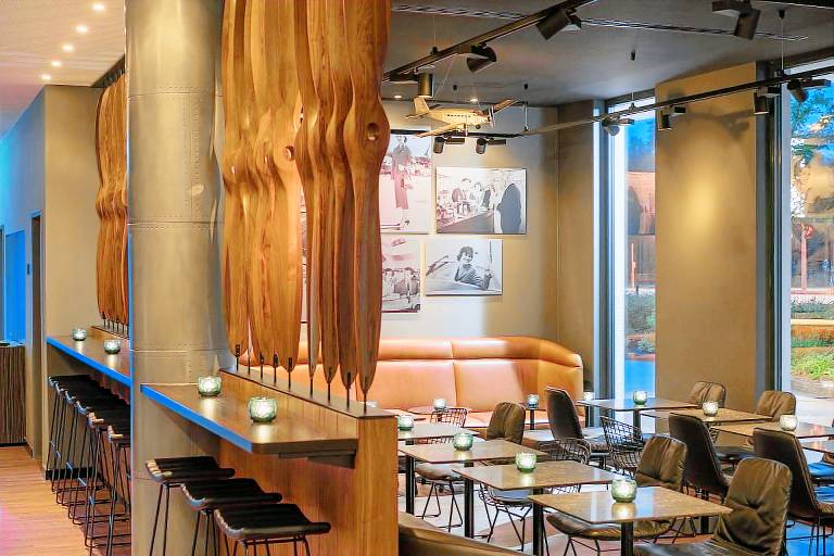 Motel One Hamburg Airport — photo 4