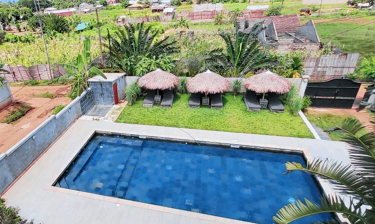 Holiday apartment with pool, patio & yard | Pets are welcome — photo 3