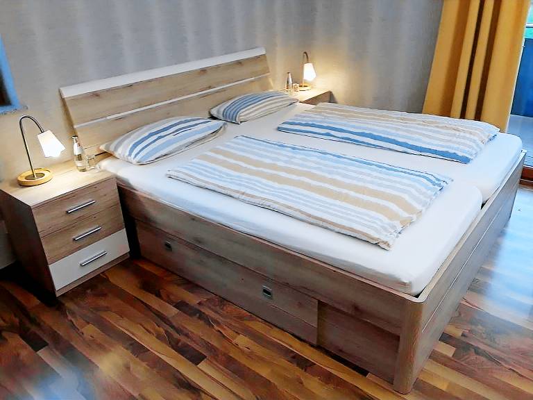 Ferienwohnung Steinwand