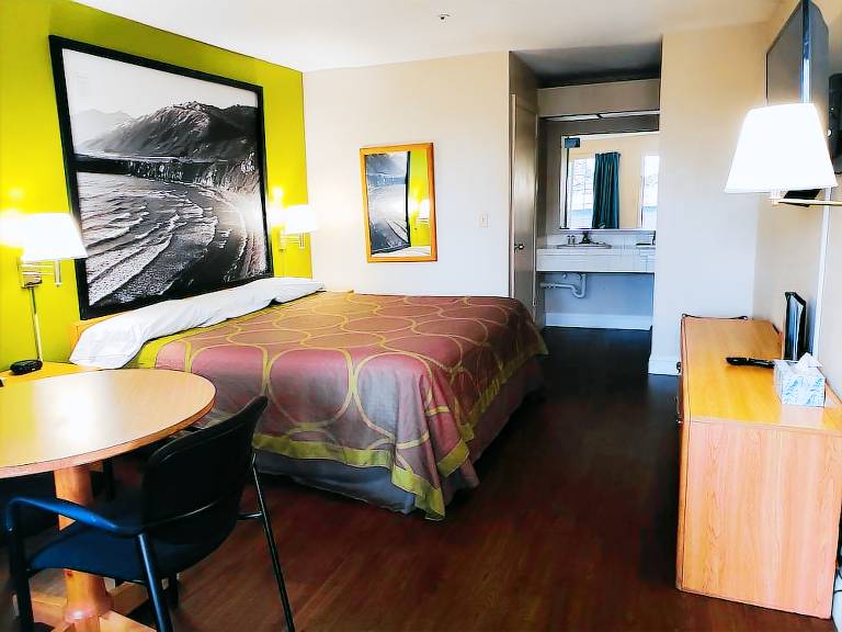 Motel  Auburn
