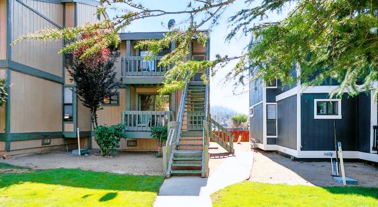 Fully equipped nice vacation home with hot tub, heated pool & patio | Pets are welcome — photo 4