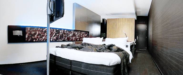 Carbon Hotel - Different Hotels — photo 3