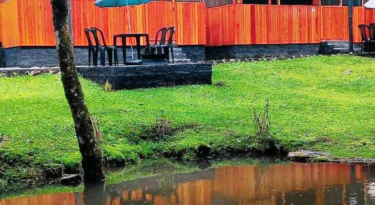 Lodge with grill, terrace & garden — photo 3