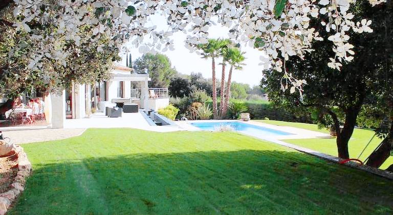 Villa with pool | Pets are welcome in Valbonne