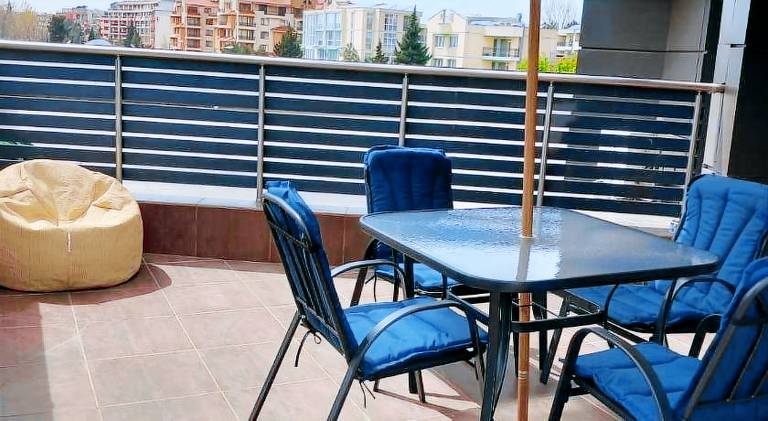 Holiday apartment with pool in Sveti Vlas