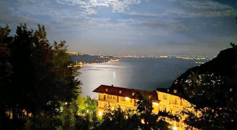 Holiday apartment with barbeque, garden & terrace in Tignale