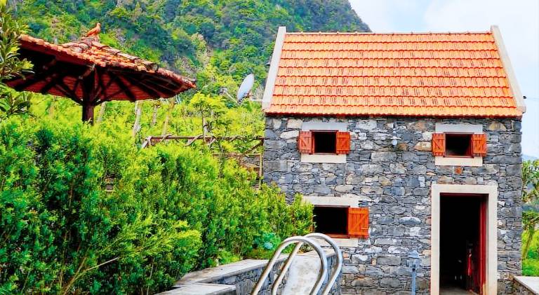 House with terrace, jacuzzi & garden | Suitable for remote work | Pets are welcome — photo 4