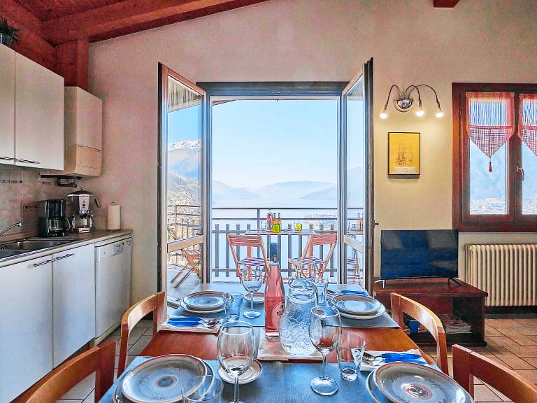 Apartment with yard, terrace & barbecue | Lake view — photo 4