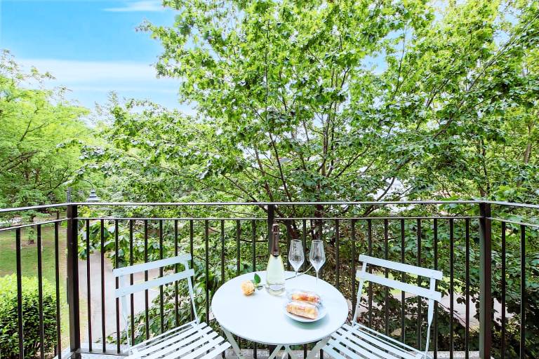 Apartment with yard | Mountain view in Porlezza