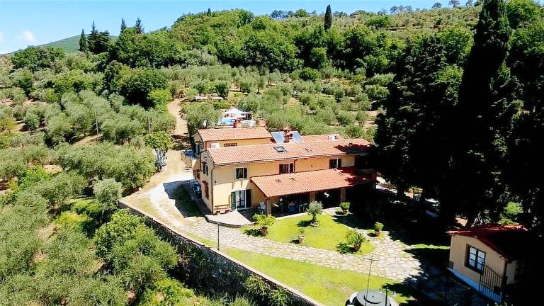 Agriturismo Podere Pilar per le famiglie -per 10-12-14 persone- Una villa intima e privilegiata con spettacolare piscina ultrapanoramica: Agriturismo Podere Pilar in Toscana per 10-14 persone con spettacolare superpanoramica piscina 12x6 metri — photo 3
