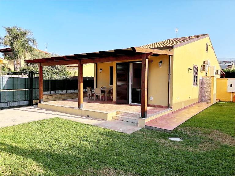 Villa  Campofelice di Roccella
