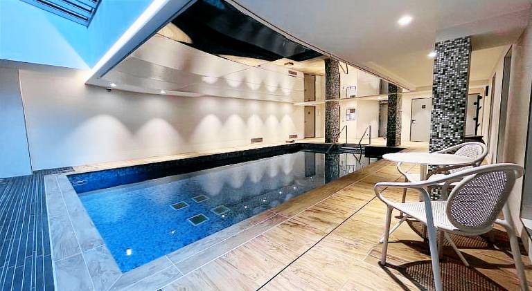 Serviced apartment with pool, sauna & patio | Pets are welcome — photo 2