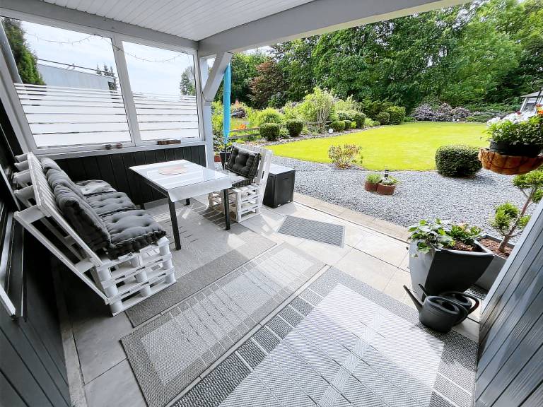 Apartment with sauna, terrace & yard — photo 4