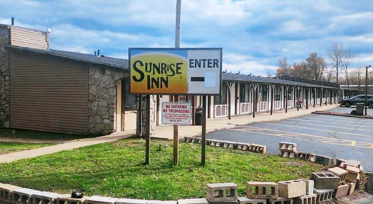Sunrise inn — photo 4