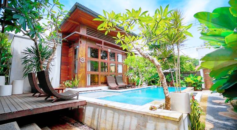 Villa with pool — photo 2