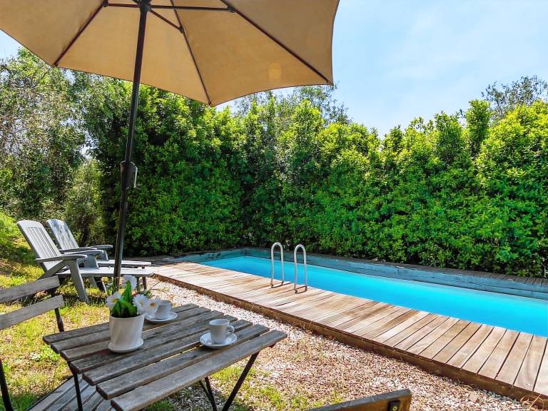 Vacation home with pool, terrace & BBQ | Pets allowed in Pistoia