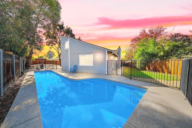 House Carleton Tract