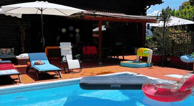 Holiday apartment with hot tub & pool | Pet-friendly — photo 3