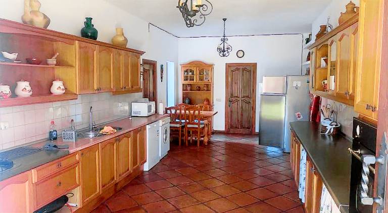 Fully equipped vacation home with yard, private pool & patio | Pet-friendly — photo 3
