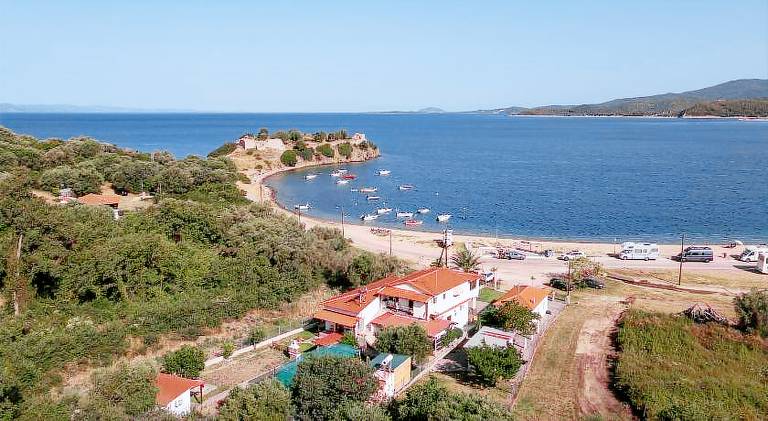 Beautiful vacation home with barbeque, yard & terrace | Next to the beach | Pet-friendly — photo 3