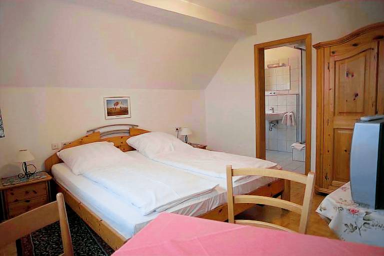 Doppelzimmer Komfort mit Fernseher