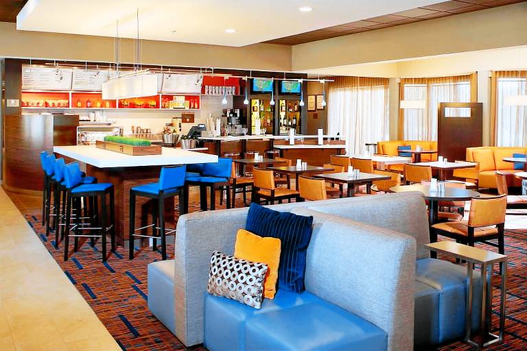 Courtyard by Marriott Chicago Deerfield — photo 4
