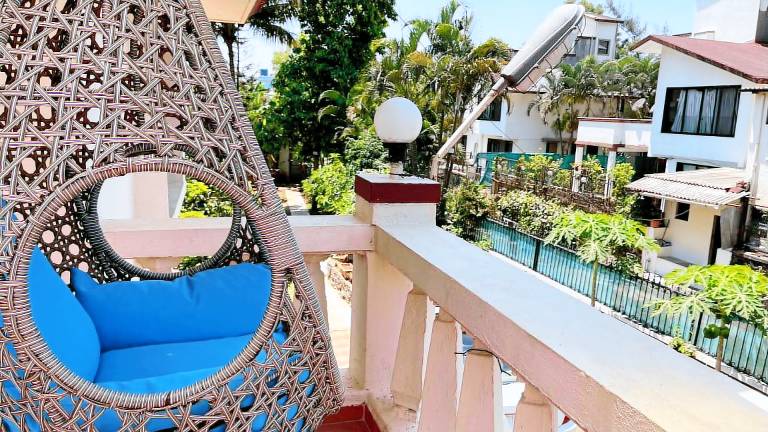Spacious villa with grill, yard & pool | Good for workation | Pets allowed — photo 3