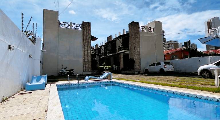 Rental apartment with pool & yard — photo 5