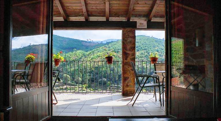 Vacation home with pool, garden & barbeque — photo 5