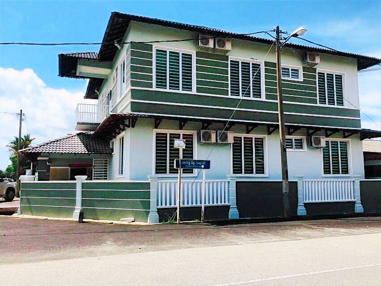 Serviced apartment Kampung Permatang Badak