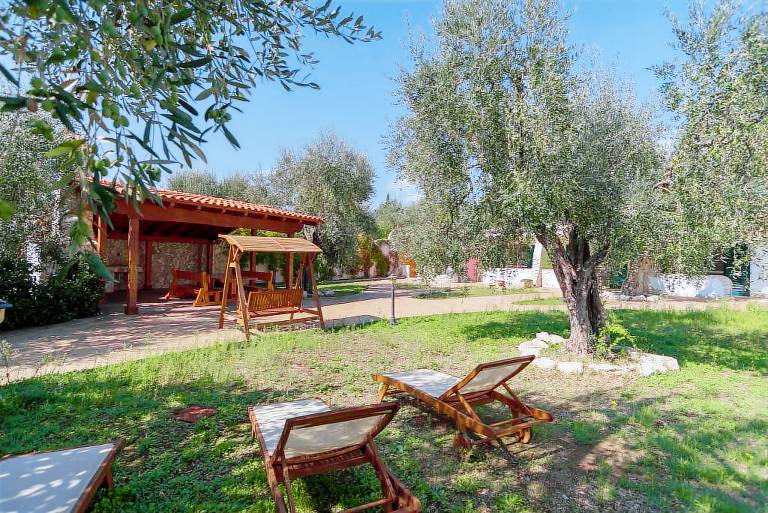Family-friendly rental apartment with terrace, garden & BBQ | Garden view | Beach nearby | Dogs allowed — photo 4