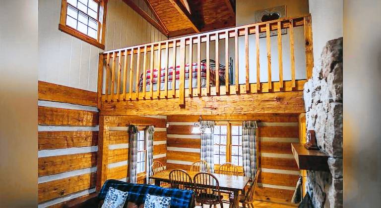 Vacation home with jacuzzi & pool | Pet-friendly — photo 3