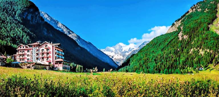 Bellevue Hotel & SPA in Cogne