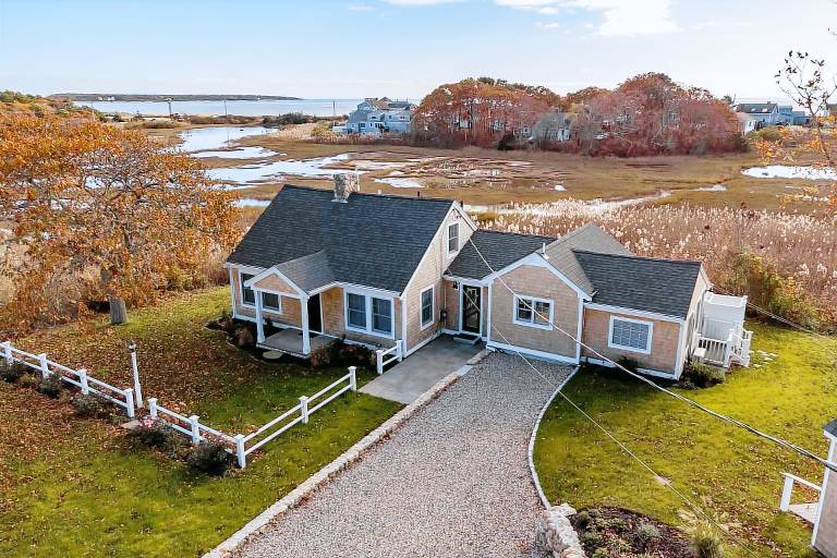 House  West Yarmouth