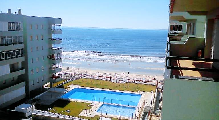Apartment with pool | Beach nearby | Pets allowed — photo 3