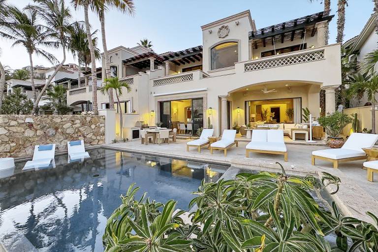 Mexican style 4BR Villa W Private pool More