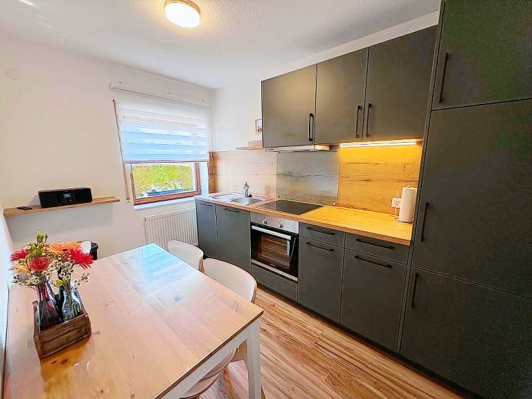 Apartment with yard, grill & patio | Garden view — photo 3