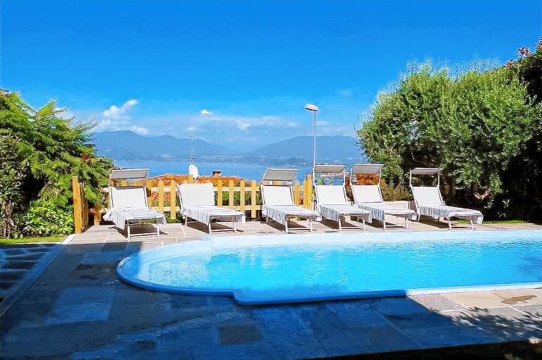 Fully equipped villa with yard, barbecue & patio | Lake view | Dogs allowed — photo 2