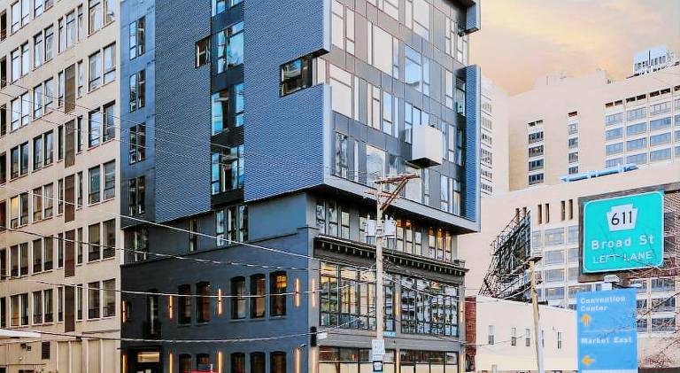 Serviced apartment with terrace | Next to Love Park in Philadelphia, PA