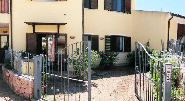 House with BBQ & garden in Valledoria