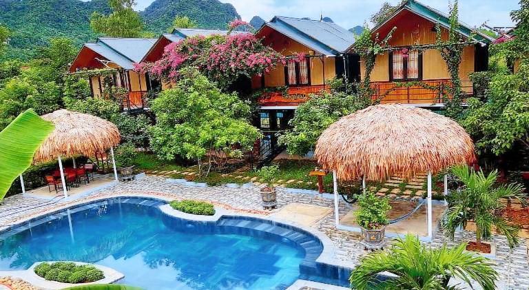 Wonderful serviced apartment with patio, garden & pool | Dogs allowed in Bo Trach