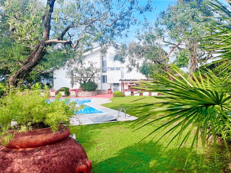 Fully equipped villa with patio, grill & private pool | Panoramic view | Dogs allowed — photo 2