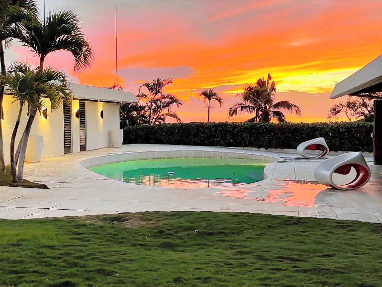 House  Portlock